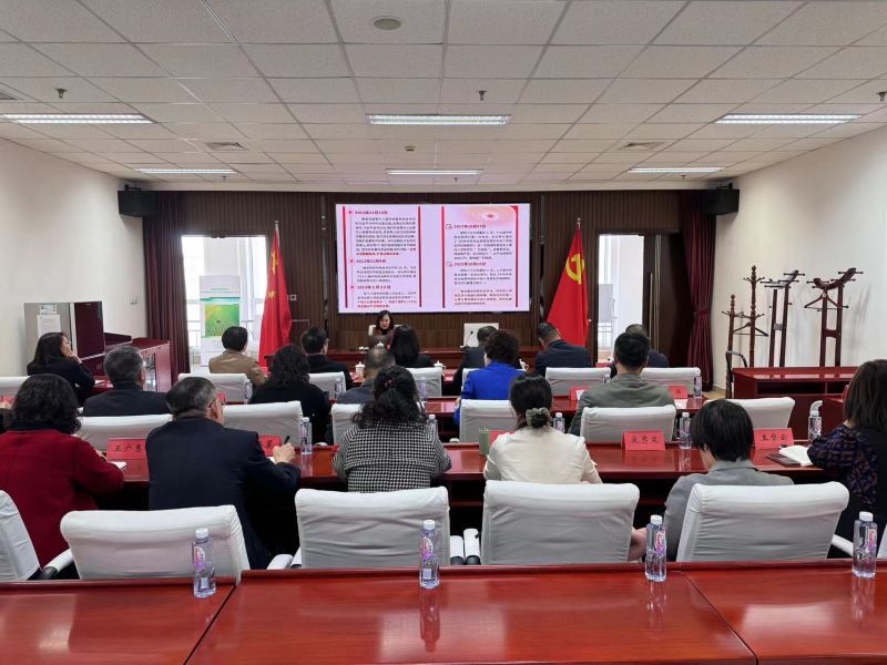 20.市工商联联合市红十字会等8家单位开展深入贯彻中央八项规定精神学习教育专题读书班2